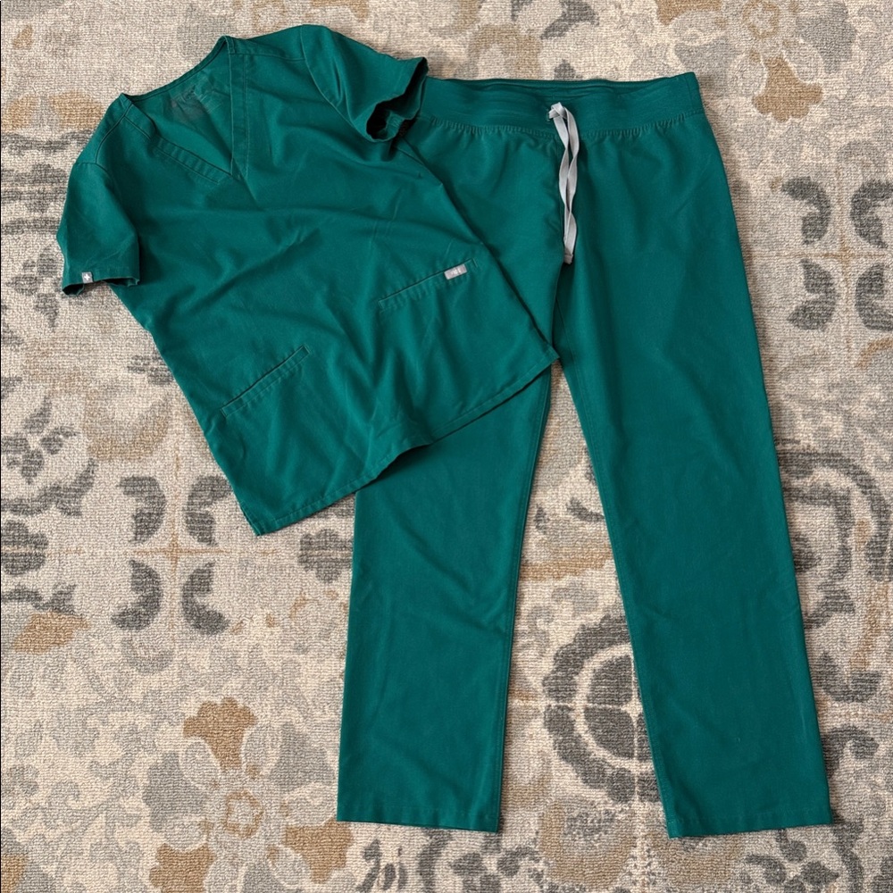 Figs Hunter Green Scrub Set
